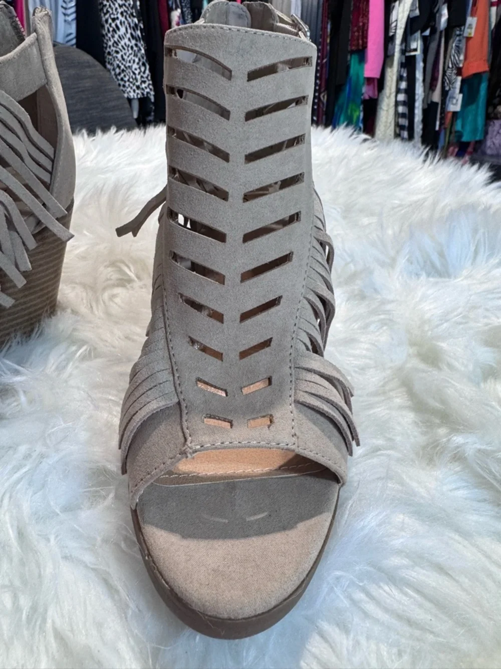 sugar Fringe Suede Open-Toe Block Heel Sandals - Taupe Size 8.5